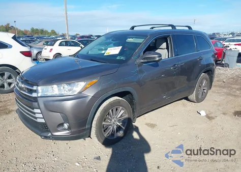 2017 Toyota Highlander Xle z USA, uszkodzony, nr VIN 5TDJZRFH4HS426150